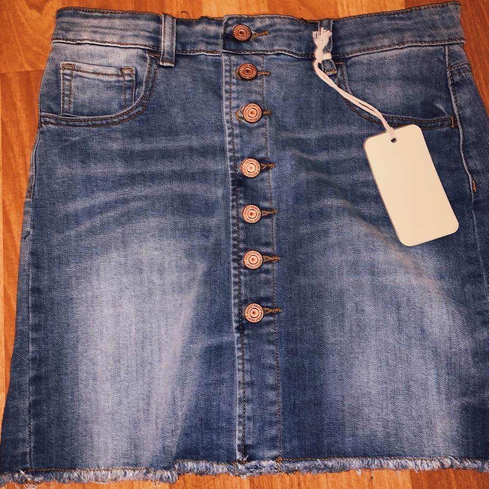 Jean Skirt, doesn’t fit me but loveeee it!